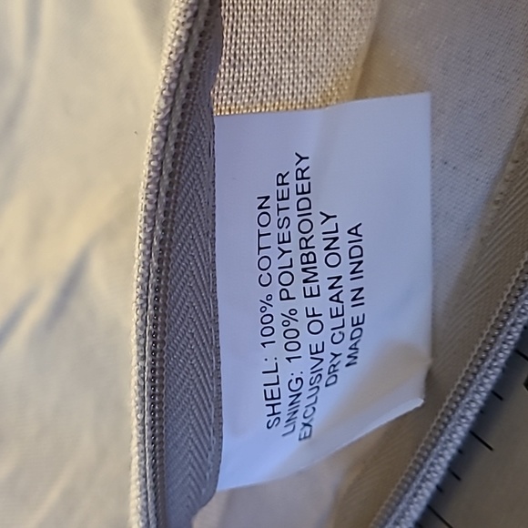 NWOT Merry Christmas cushion cover - Picture 3 of 4